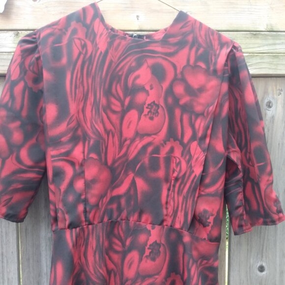 Amish Mennonite Cape Dress 36.5"B 29"W Red Black Modest Handmade - Picture 5 of 15